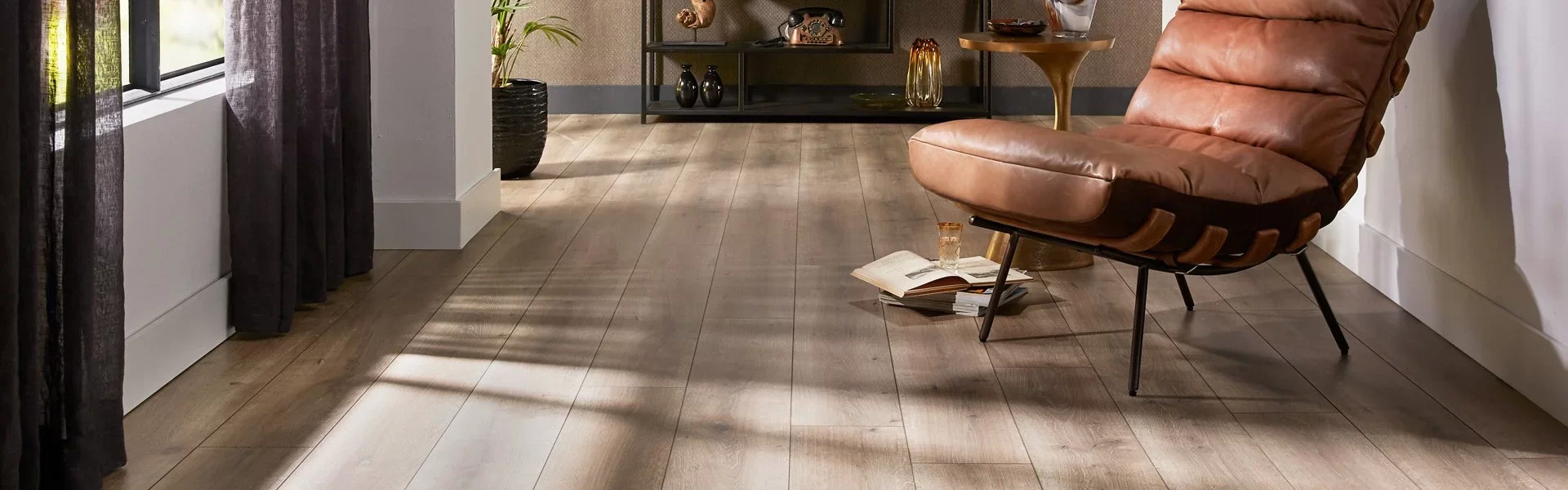 1695-vloeren_laminaat-header.webp 1695-vloeren_laminaat-header.webp